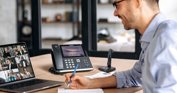 The Benefits of Switching to Business VoIP for Your Communications Needs